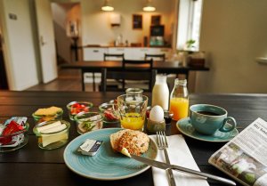 Lækker morgenmad med hjemmebagt brød og fokus på økologi - Bed and Breakfast i Sydsjælland